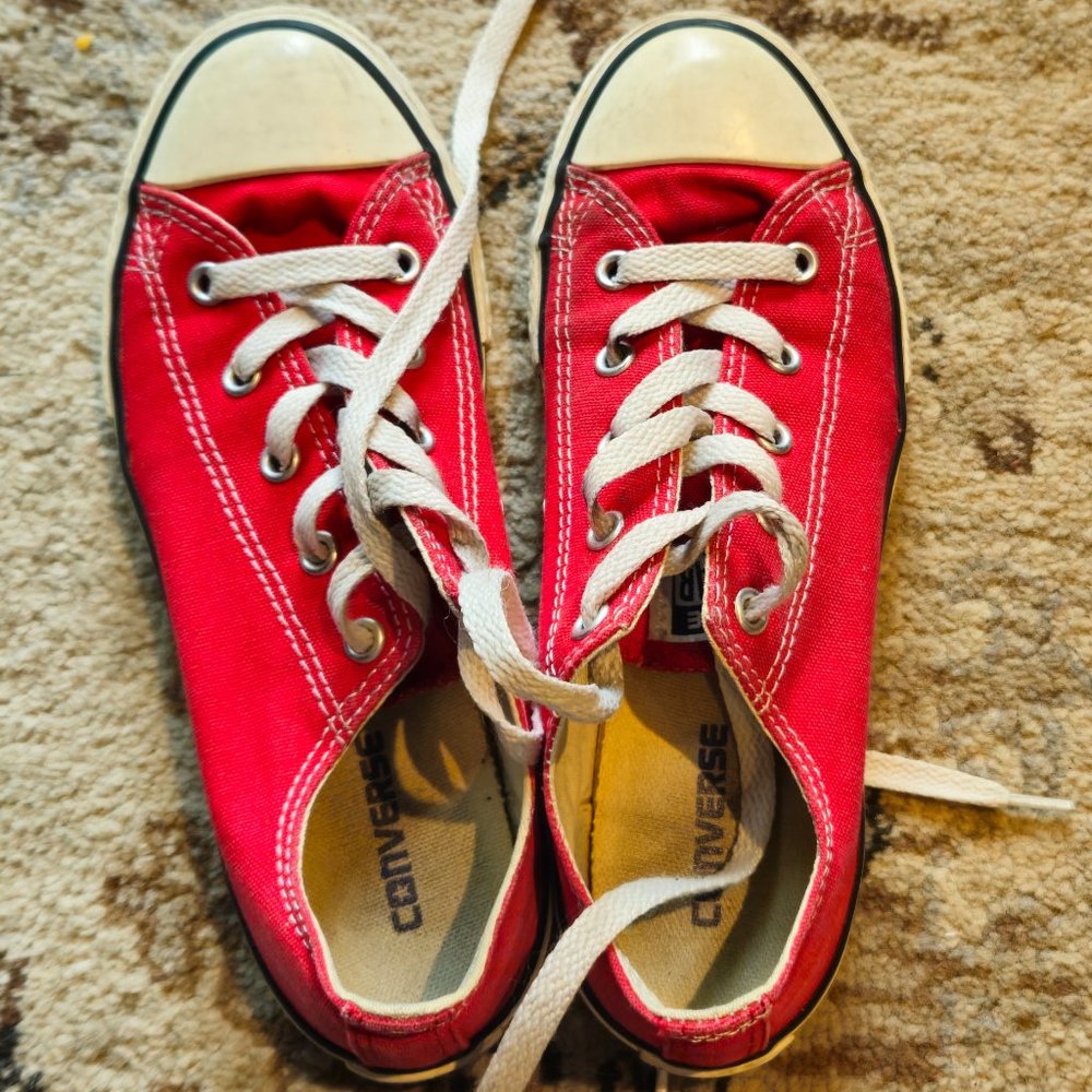 Low Top Converse Red